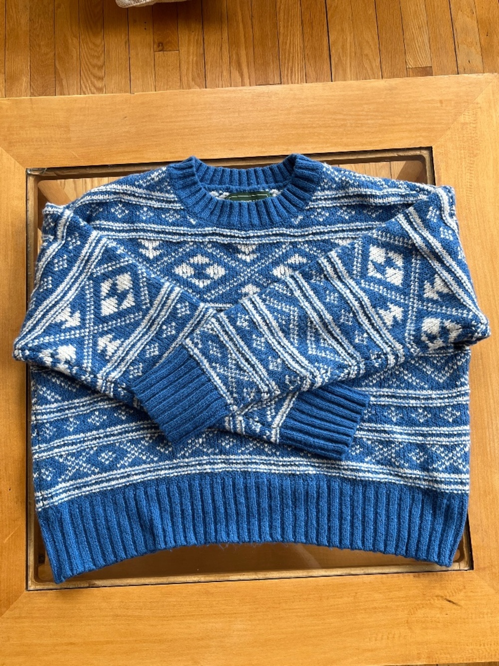 American Eagle Outfitters Women's Blue and White Sweatshirt